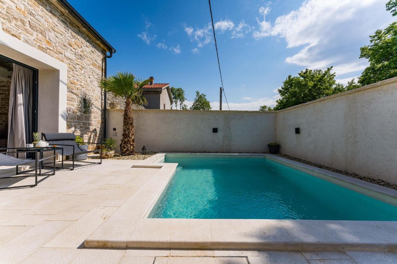 Willa Stone House With Pool Poeta Pridraga Zewnętrze zdjęcie