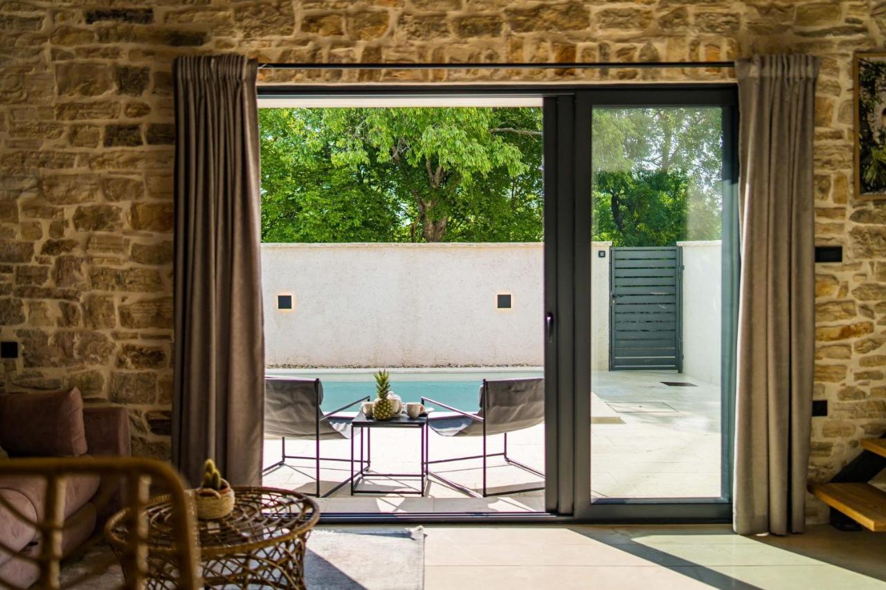 Willa Stone House With Pool Poeta Pridraga Zewnętrze zdjęcie