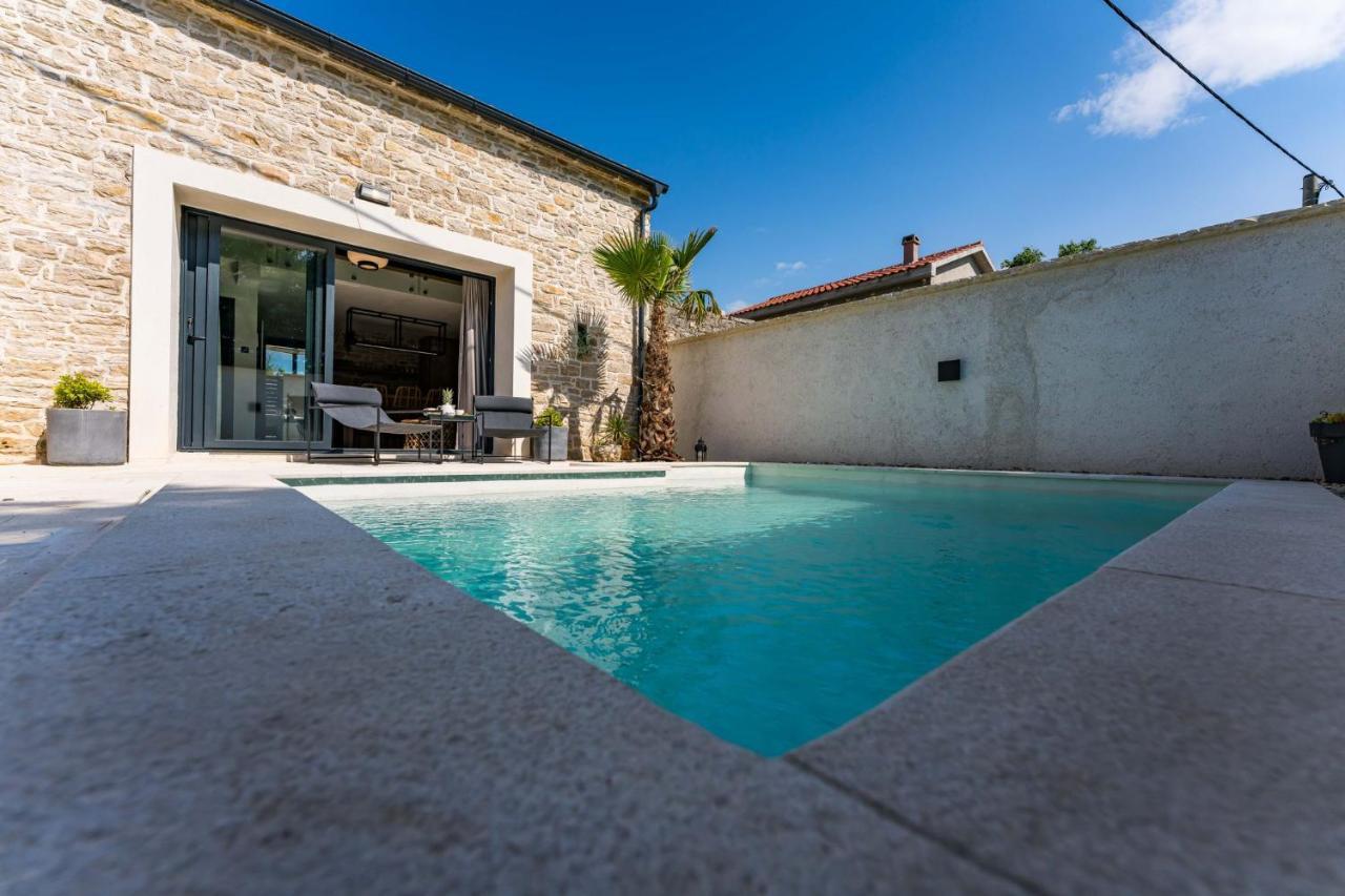 Willa Stone House With Pool Poeta Pridraga Zewnętrze zdjęcie
