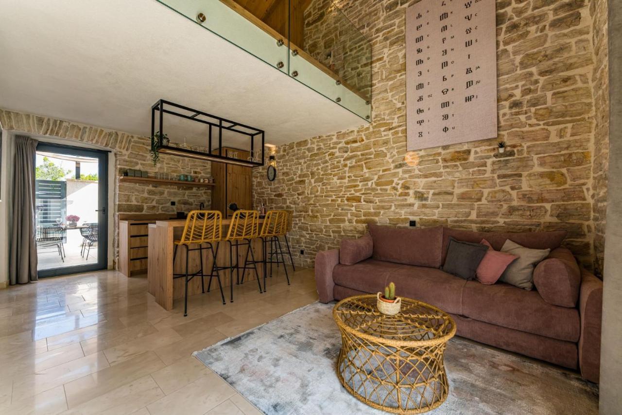 Willa Stone House With Pool Poeta Pridraga Zewnętrze zdjęcie